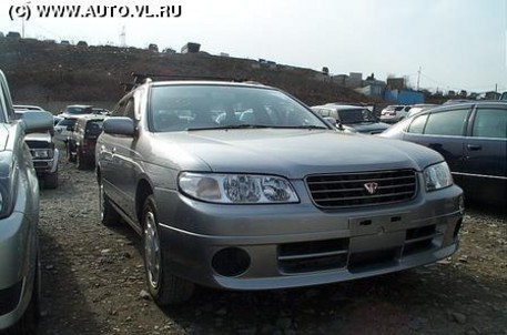 1999 Nissan Avenir