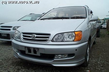 2000 Toyota Ipsum