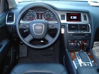 2009 Audi Q7 Photos