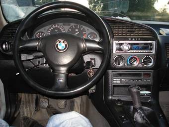 1990 BMW 3-Series Images