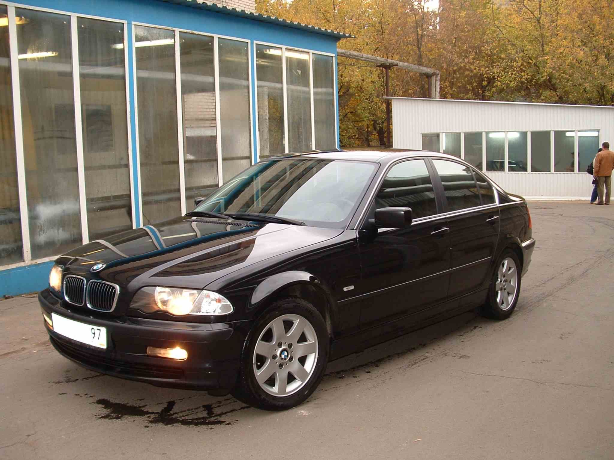 2000 BMW 320