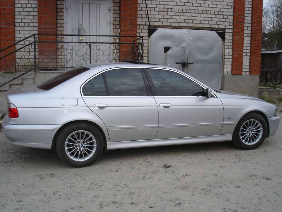 2002 BMW 525I