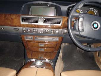 2002 BMW 7-Series Pictures