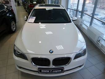 2011 BMW 7-Series Photos