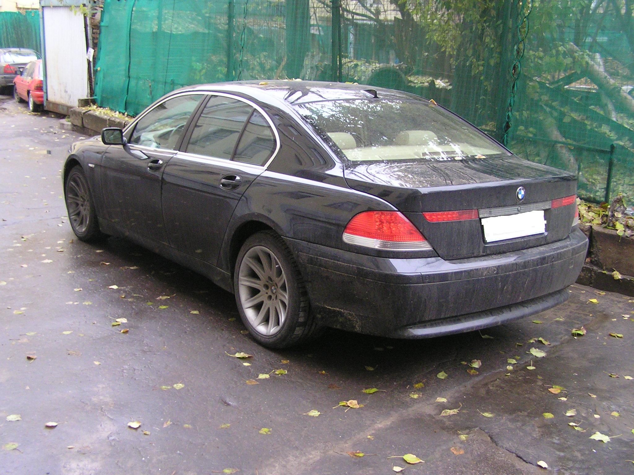 2002 BMW 745