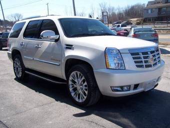 2008 Cadillac Escalade Photos