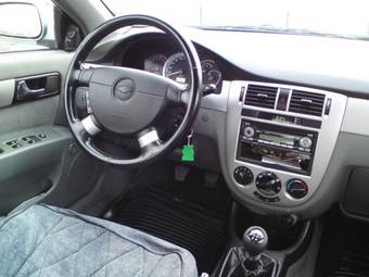 2005 Chevrolet Lacetti Pictures