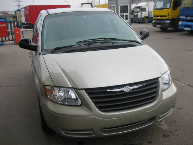 2005 Chrysler TOWN Country