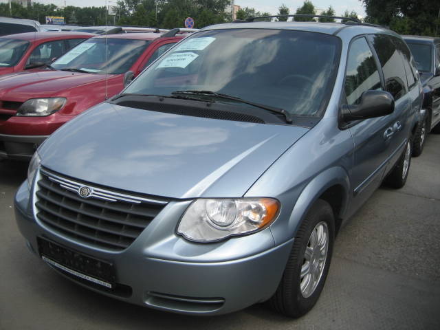 2005 Chrysler TOWN Country