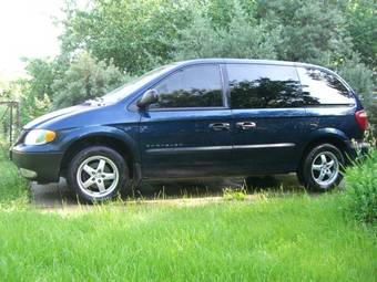 2001 Chrysler Voyager Photos