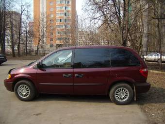 2002 Chrysler Voyager Pictures