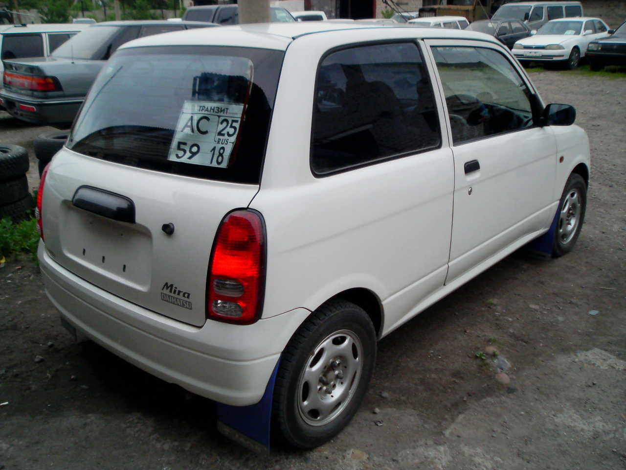 Daihatsu mira и ока