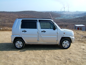 2000 Daihatsu Naked specs: mpg, towing capacity, size, photos