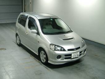 2000 Daihatsu YRV