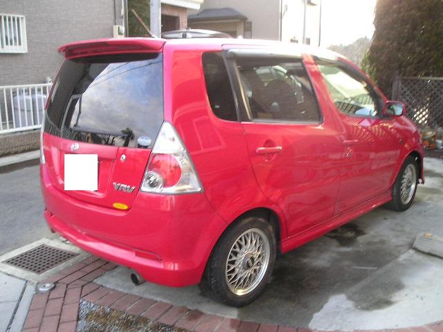 2001 Daihatsu YRV Photos