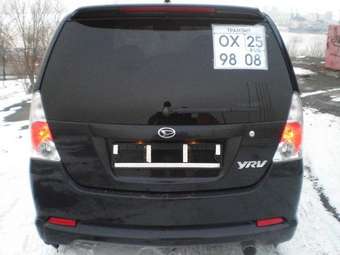 2001 Daihatsu YRV Pictures