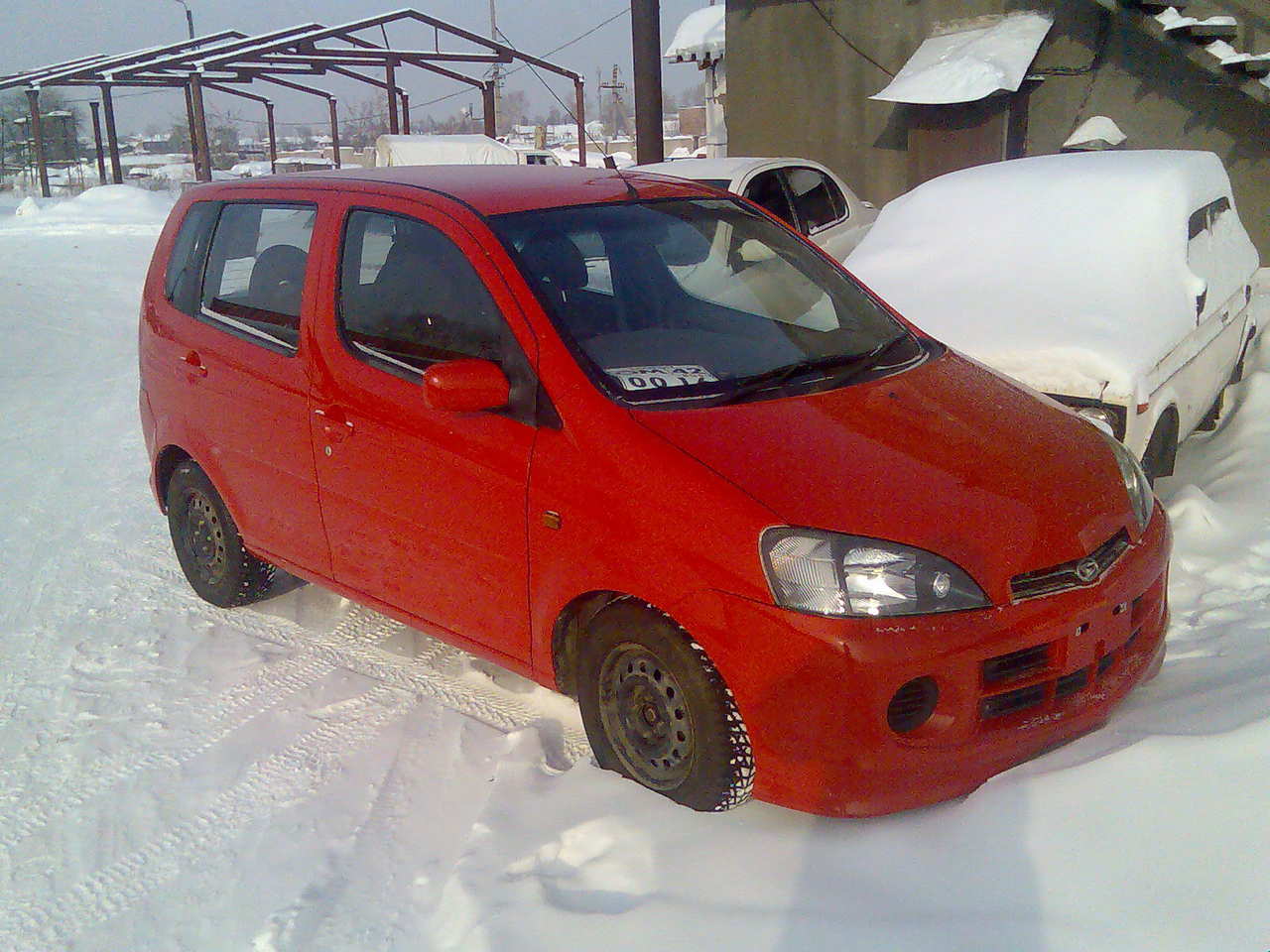 2001 Daihatsu YRV