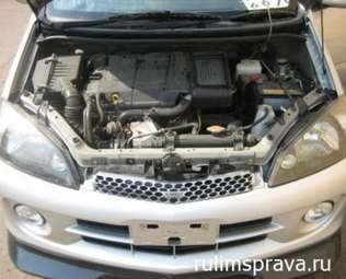 2002 Daihatsu YRV Pictures