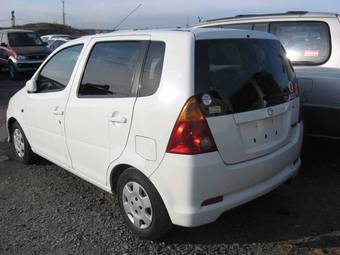 2004 Daihatsu YRV For Sale