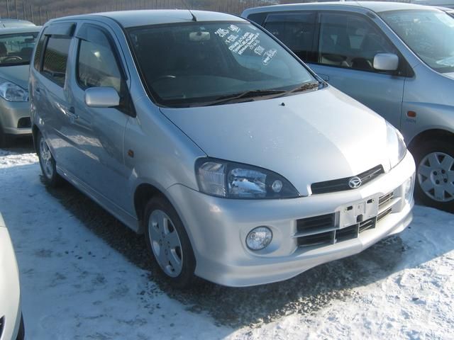 2005 daihatsu yrv