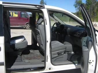 2005 Dodge Caravan Photos