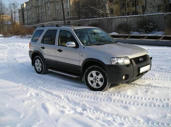 2004 Ford Escape Photos