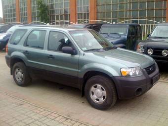 2005 Ford Escape Photos