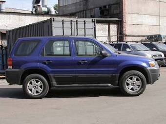 2005 Ford Escape Photos