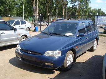 1999 Ford Escort Pictures