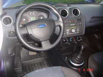 2008 Ford Fiesta Photos