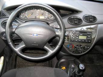 2000 Ford Focus Photos