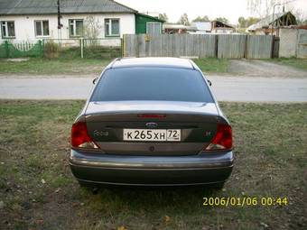 2002 Ford Focus Photos