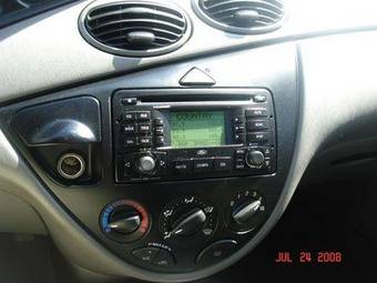 2003 Ford Focus Photos