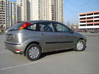 2004 Ford Focus Photos