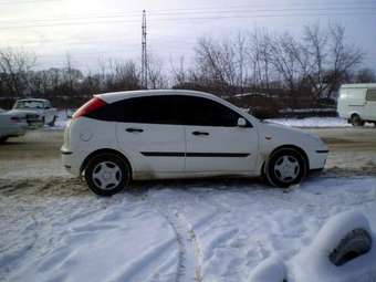 2004 Ford Focus Photos