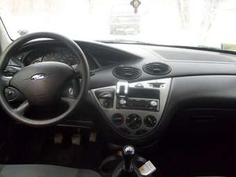 2004 Ford Focus Photos