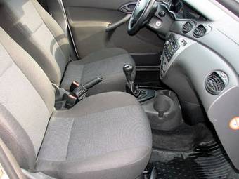 2004 Ford Focus Pictures