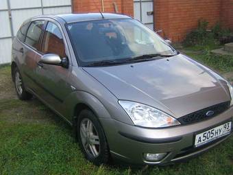 2004 Ford Focus Photos