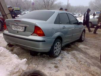 2004 Ford Focus Pictures