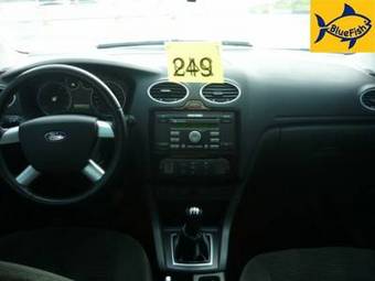 2005 Ford Focus Images