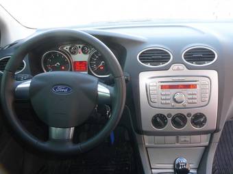 2008 Ford Focus Photos