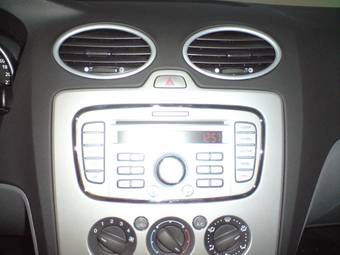 2009 Ford Focus Images