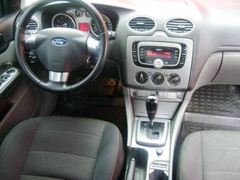 2010 Ford Focus Images