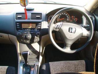 2002 Honda Accord Photos