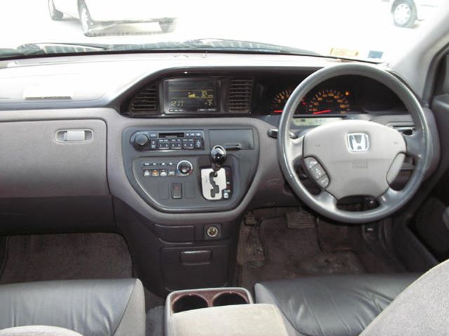 2000 Honda Avancier