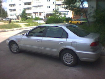 1999 Honda Domani Pics
