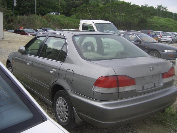 2000 Honda Domani Pictures