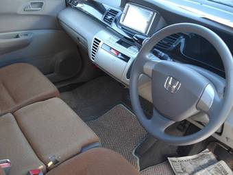 2004 Honda Edix Images