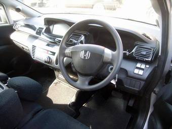 2005 Honda Edix Images