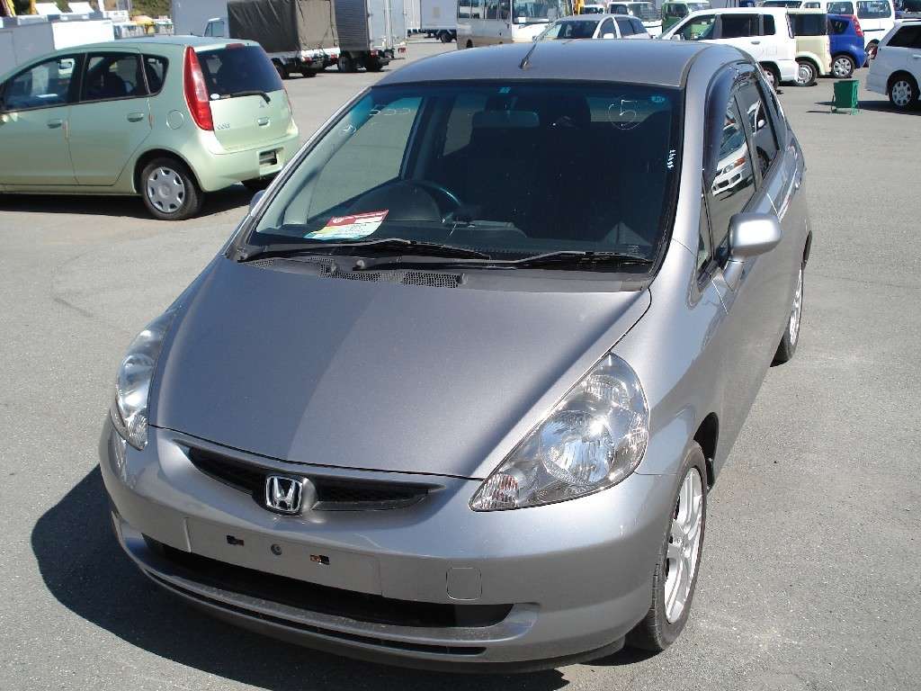 Honda fit 2001 года можно ли подключить флешку